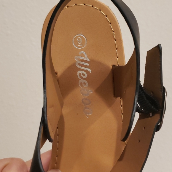 Sandals - Picture 5 of 5